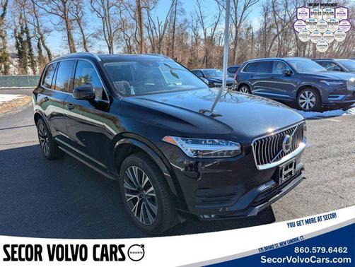 2022 Volvo XC90 T6 Momentum