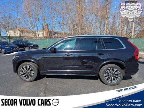 2022 Volvo XC90 T6 Momentum