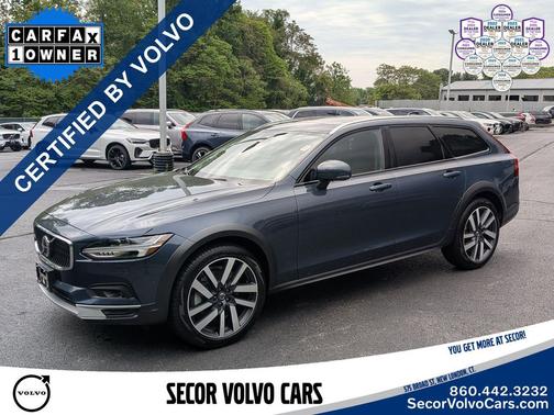 Denim Blue Metallic 2025 Volvo V90 Cross Country Ultra