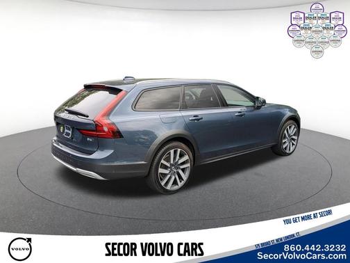 Denim Blue Metallic 2025 Volvo V90 Cross Country Ultra
