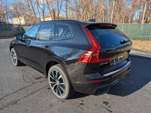 2025 Volvo XC60 B5 Plus