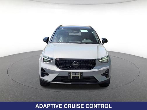 Vapour Grey Metallic 2026 Volvo XC40 Black Edition Ultra, B5 AWD Gas (mild hybrid)