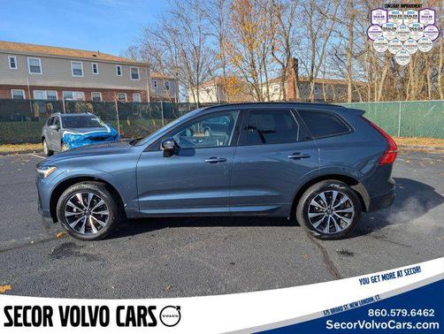2024 Volvo XC60 Core Dark Theme