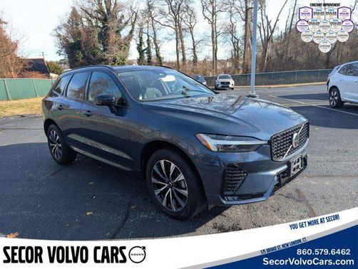 2024 Volvo XC60 Core Dark Theme