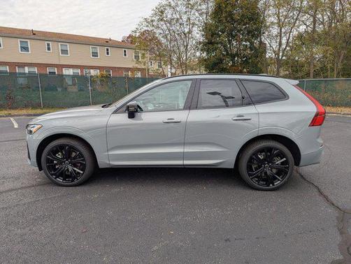 2026 Volvo XC60 B5 Ultra Black Edition