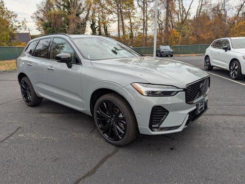 2026 Volvo XC60 B5 Ultra Black Edition