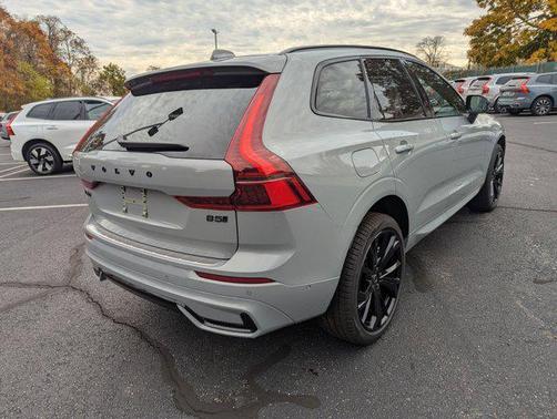 2026 Volvo XC60 B5 Ultra Black Edition