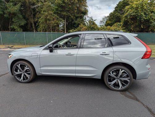 2025 Volvo XC60 Plug-In Hybrid T8 Ultra