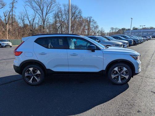 2026 Volvo XC40 B5 Plus