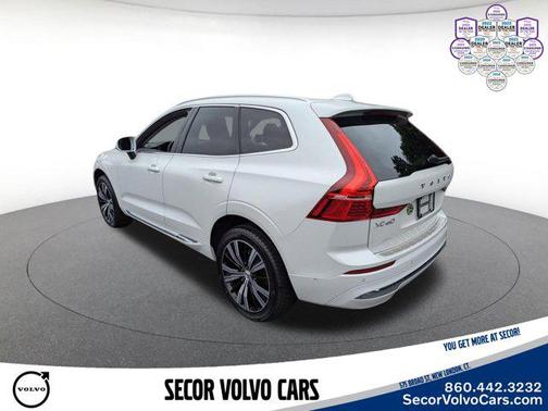 Crystal White Metallic 2023 Volvo XC60 Plus Bright Theme