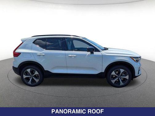 Crystal White 2026 Volvo XC40 B5 Plus