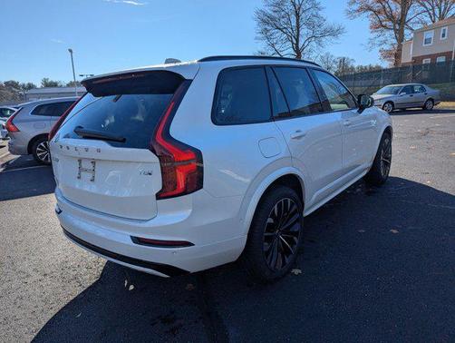 2026 Volvo XC90 Plug-In Hybrid T8 Ultra Dark Theme 7-Seater