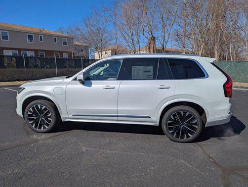 2025 Volvo XC90 Plug-In Hybrid T8 Plus 7-Seater