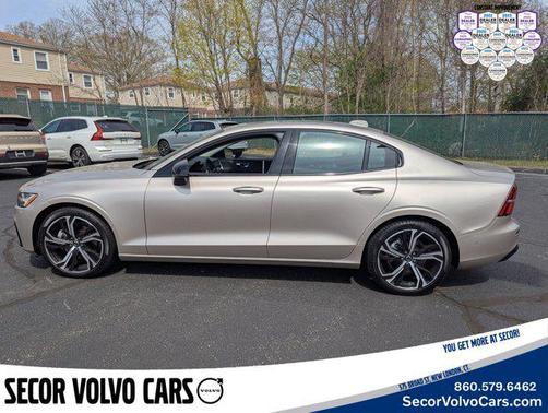 2024 Volvo S60 Ultimate Dark Theme