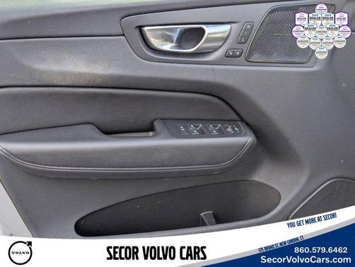 2023 Volvo XC60 Plus Bright Theme