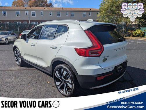 2023 Volvo XC40 Ultimate Bright Theme