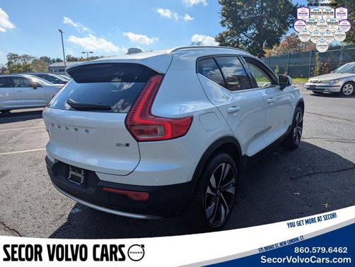 2023 Volvo XC40 Ultimate Bright Theme