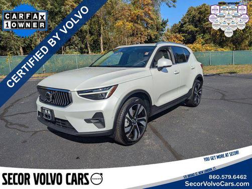 2023 Volvo XC40 Ultimate Bright Theme