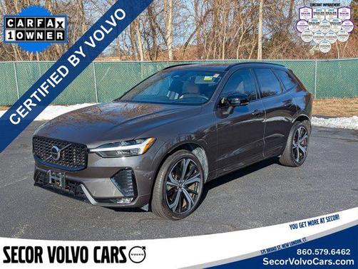 2023 Volvo XC60 Ultimate Dark Theme