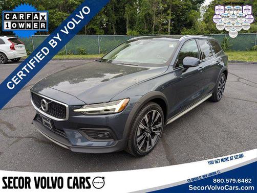 2022 Volvo V60 Cross Country T5