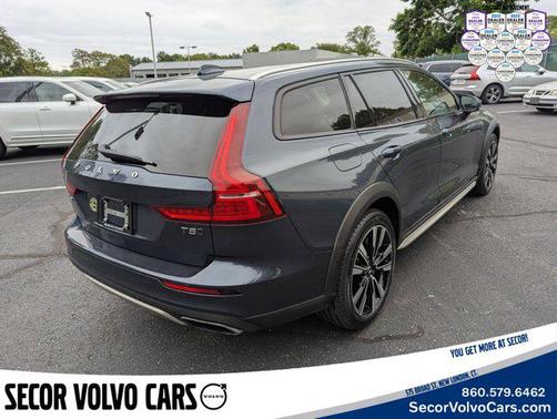 2022 Volvo V60 Cross Country T5