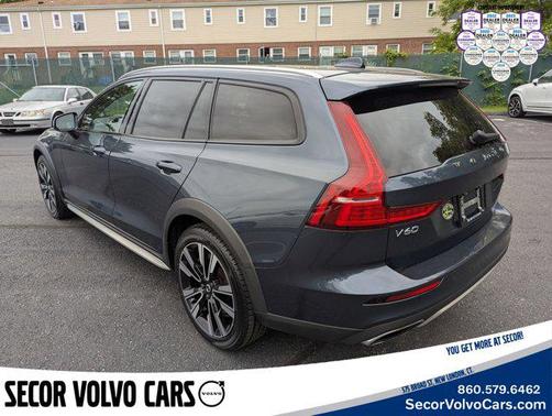 2022 Volvo V60 Cross Country T5