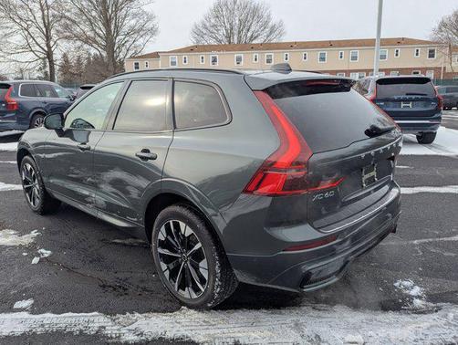 2026 Volvo XC60 B5 Plus