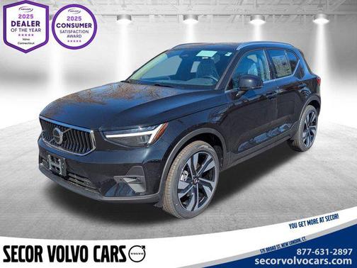 2025 Volvo XC40 B5 Plus Bright Theme