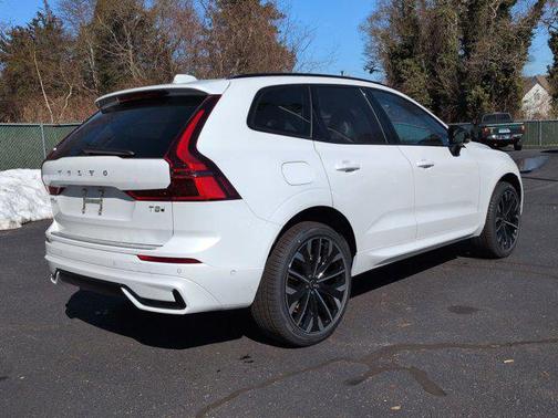 2026 Volvo XC60 Plug-In Hybrid Ultra, T8 AWD Electric/Gasoline, Dark
