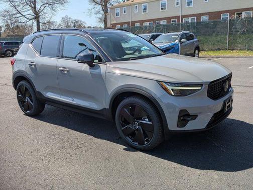 Vapour Grey Metallic 2026 Volvo XC40 Black Edition Ultra, B5 AWD Gas (mild hybrid)