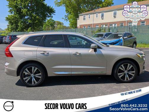 Bright Dusk Metallic 2023 Volvo XC60 Plus Bright Theme