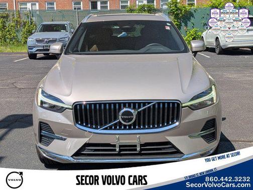 Bright Dusk Metallic 2023 Volvo XC60 Plus Bright Theme
