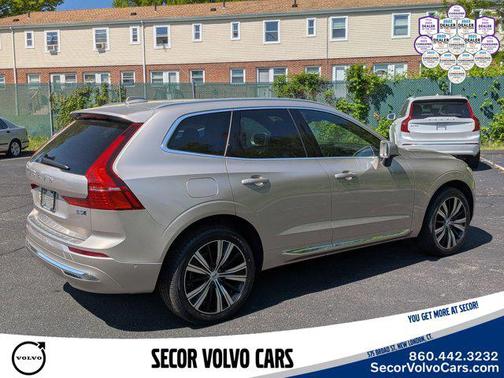 Bright Dusk Metallic 2023 Volvo XC60 Plus Bright Theme