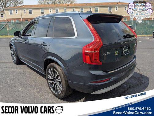 2022 Volvo XC90 T6 Momentum