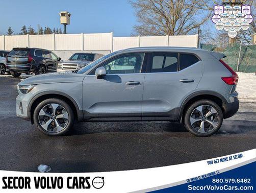 2023 Volvo XC40 Plus Bright Theme