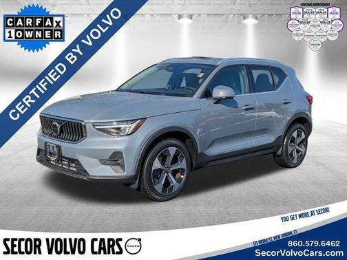 2023 Volvo XC40 Plus Bright Theme