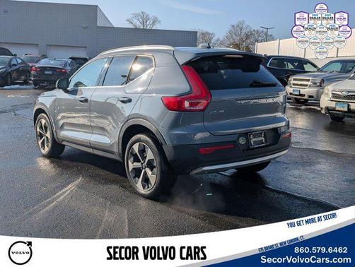2023 Volvo XC40 Plus Bright Theme