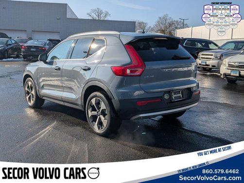 2023 Volvo XC40 Plus Bright Theme