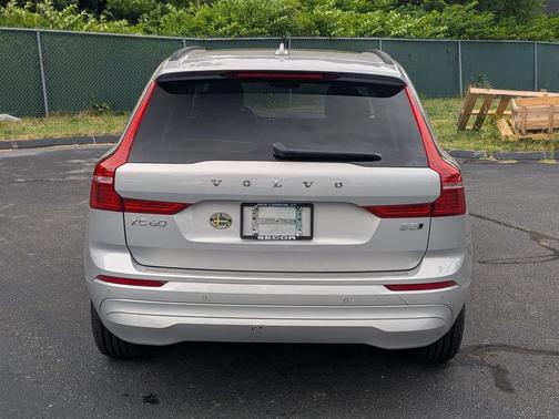 Silver 2023 Volvo XC60 Core