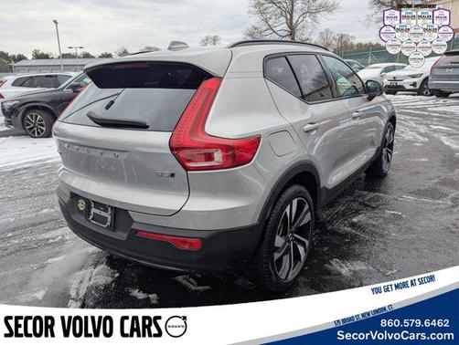 2025 Volvo XC40 Plus Dark Theme