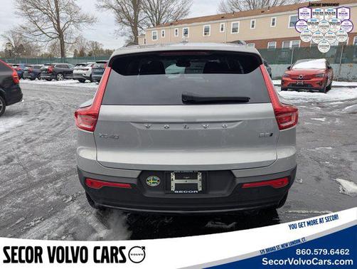 2025 Volvo XC40 Plus Dark Theme