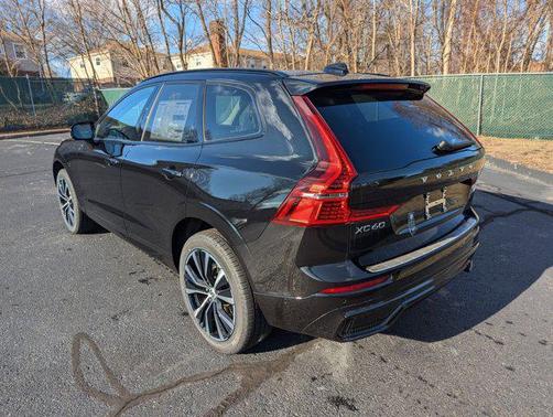 2025 Volvo XC60 B5 Plus