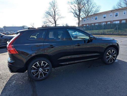 2025 Volvo XC60 B5 Plus
