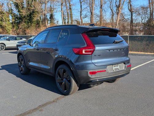 2026 Volvo XC40 Black Edition Ultra, B5 AWD Gas (mild hybrid)