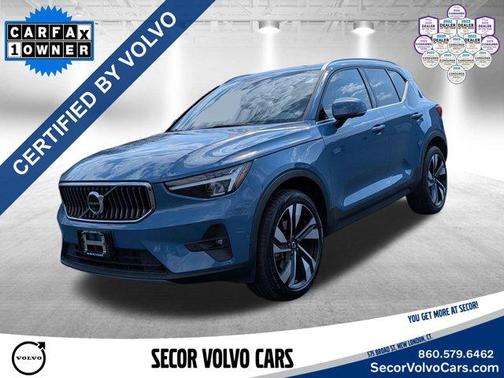 Fjord Blue Metallic 2023 Volvo XC40 Plus Bright Theme