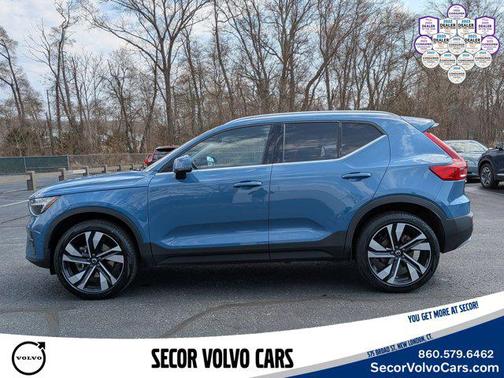 Fjord Blue Metallic 2023 Volvo XC40 Plus Bright Theme