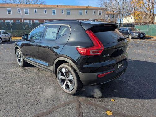 2026 Volvo XC40 B5 Plus