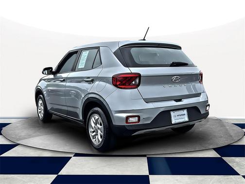 2023 Hyundai VENUE SE