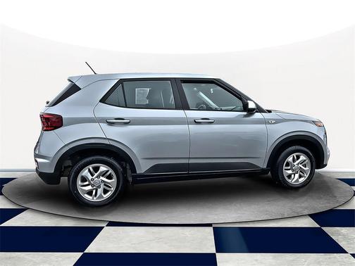 2023 Hyundai VENUE SE