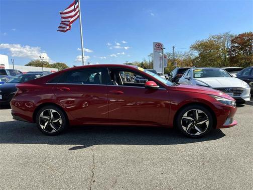 2023 Hyundai ELANTRA Limited